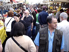 02 Moving through the market video - Paris France